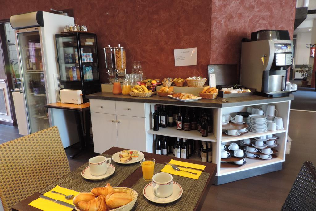Hotel De France Espalion Εξωτερικό φωτογραφία